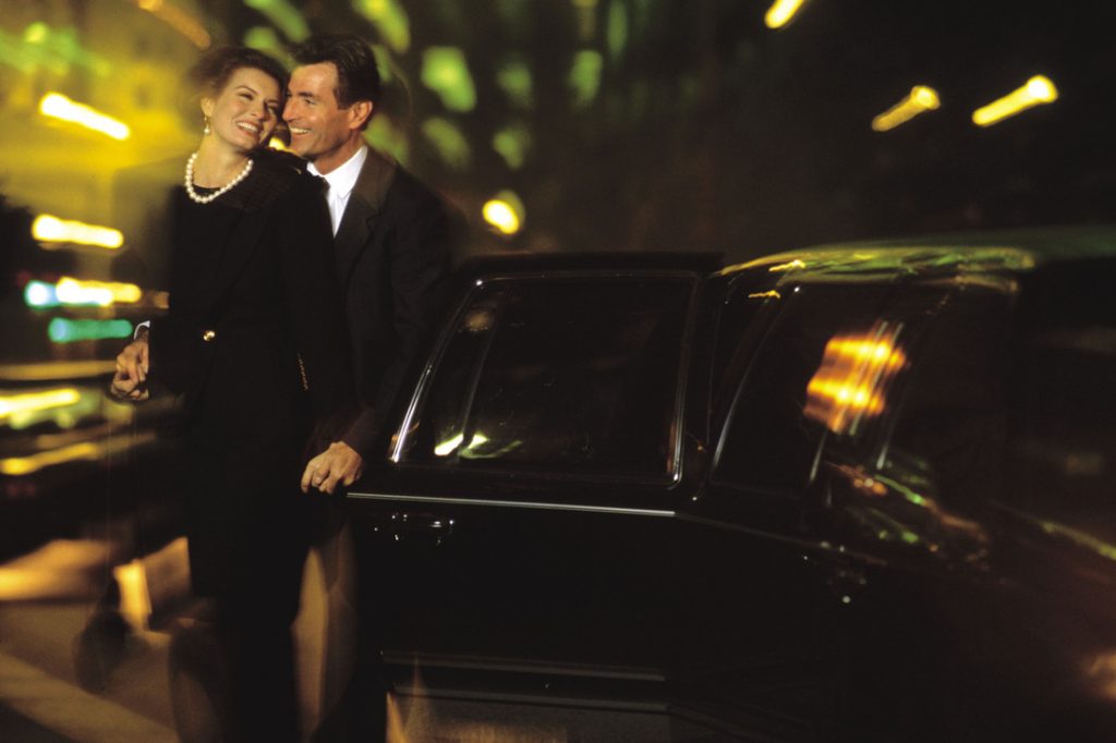 Pamper Your Spouse with A Limo Rental in Athens, GA For Romantic Dinners